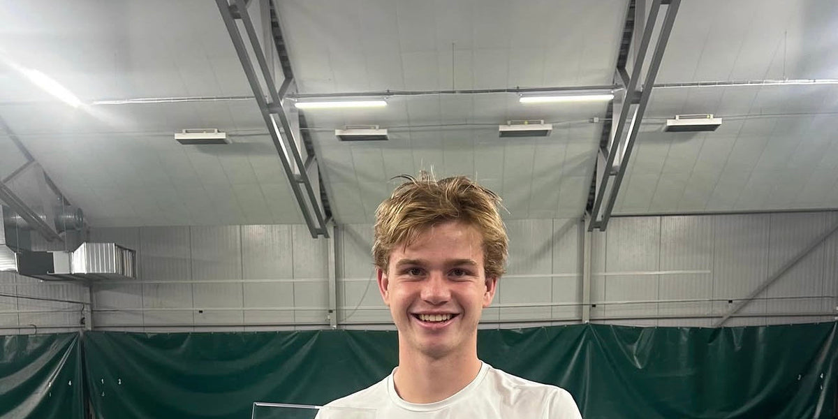 Henry Bernet als Sieger des ITF-M25-Turniers in Falun