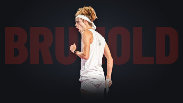 Mika Brunold ballt die Faust nach seinem Sieg gegen Jaime Faria in der Qualifikation der Swiss Indoors Basel 2026